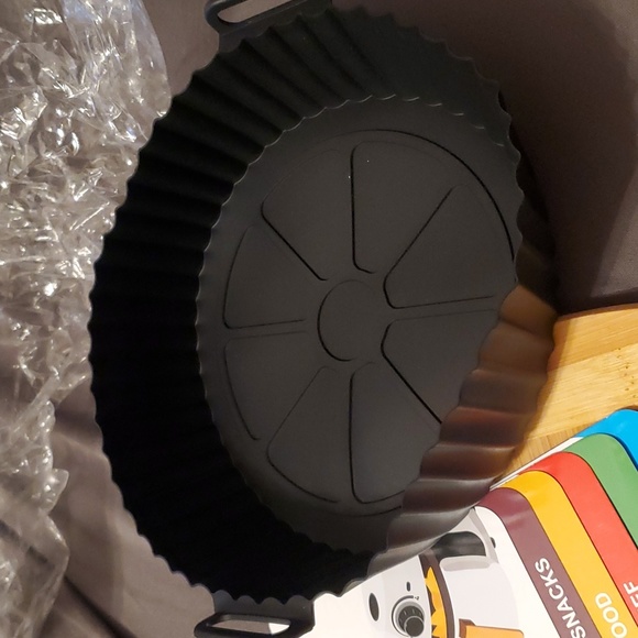 2 Piece Air Fryer Set - Picture 3 of 3